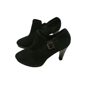 FIONI Clothing Black Ankle Booties with Buckle